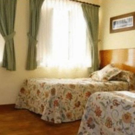 Hotel Roman Castrillon Ngoại thất bức ảnh
