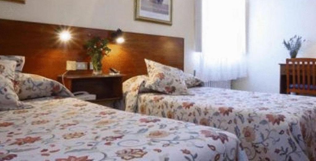 Hotel Roman Castrillon Ngoại thất bức ảnh